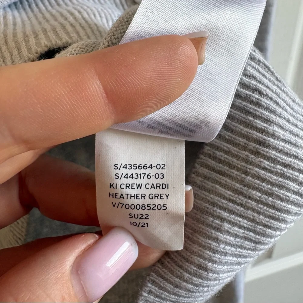 Gap Crewneck Grey Cardigan Button Cotton M Academia Career Office Teacher Soft - Picture 5 of 8